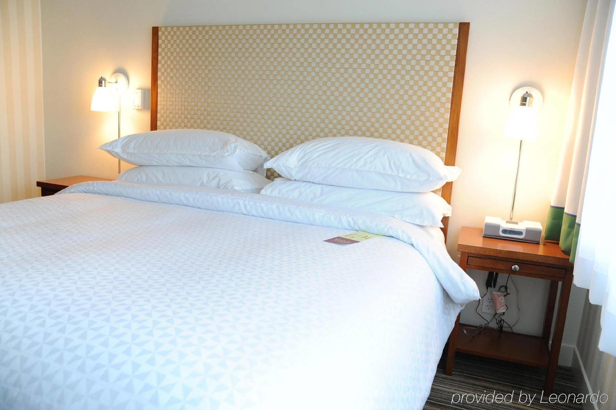 Holiday Inn Express Columbus Airport Easton חדר תמונה
